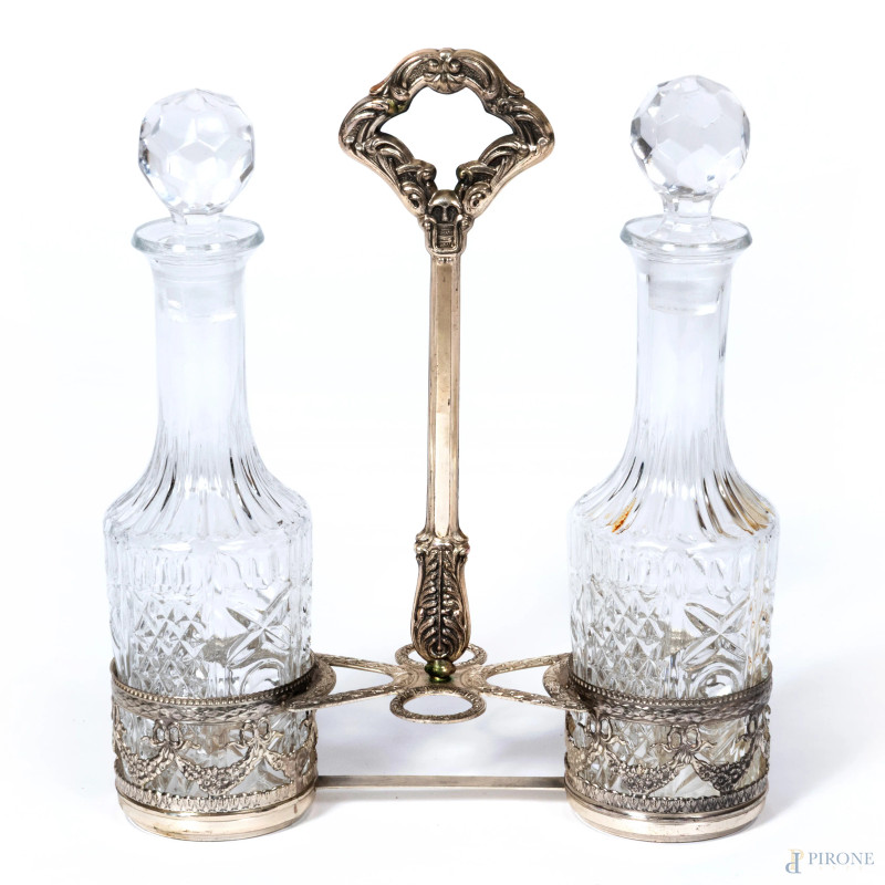 Oliera in argento cesellato e vetro, XX secolo, altezza cm 20,5, peso argento gr 80  - Asta ASTA A TEMPO | VARIÆ - Aste Pirone