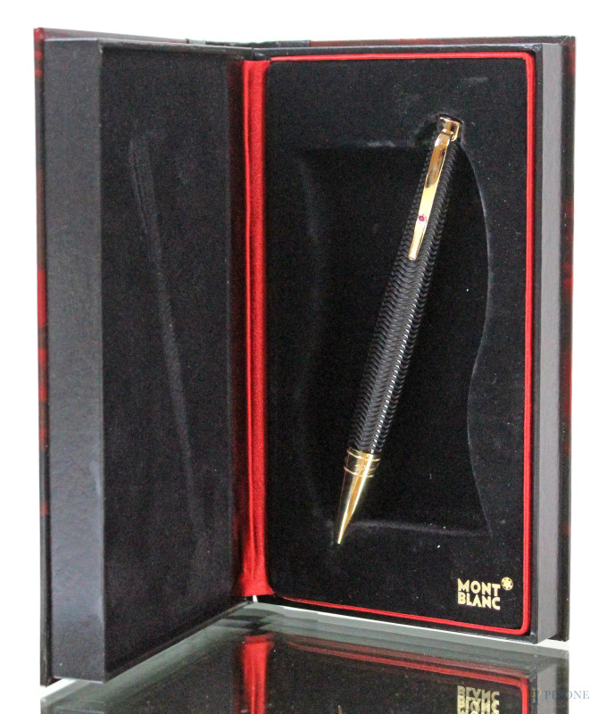 Montblanc, Virginia Wolf limited edition, penna a sfera in resina con lavorazione guilloché, lunghezza cm 14, entro cofanetto originale.  - Asta Asta a Tempo di Antiquariato e Arte Moderna - Aste Pirone