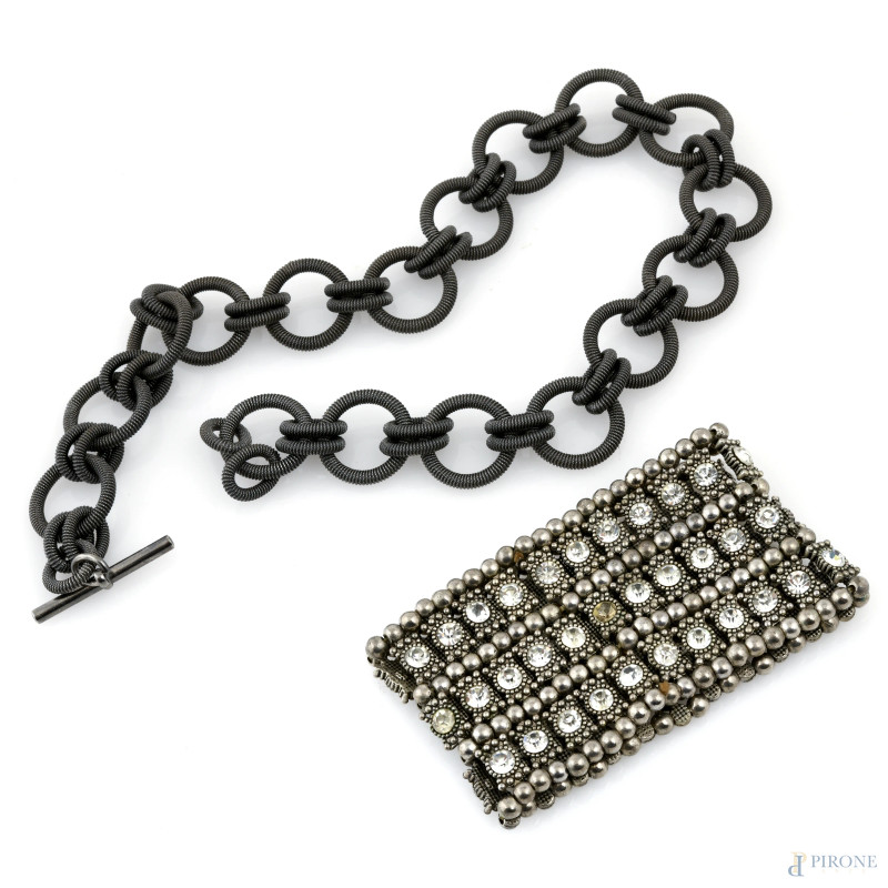 Lotto composto da collana e bracciale di bigiotteria, lunghezza massima cm 44  - Asta ASTA A TEMPO | VARIÆ - Aste Pirone