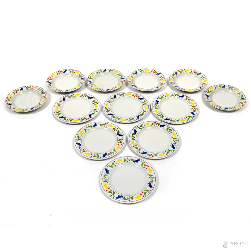 Servizio Tognana composto da 6 piatti fondi e 6 piatti piani con decori stilizzati alla tesa, XX secolo, (difetti)  - Asta ASTA A TEMPO | VARIÆ - Aste Pirone