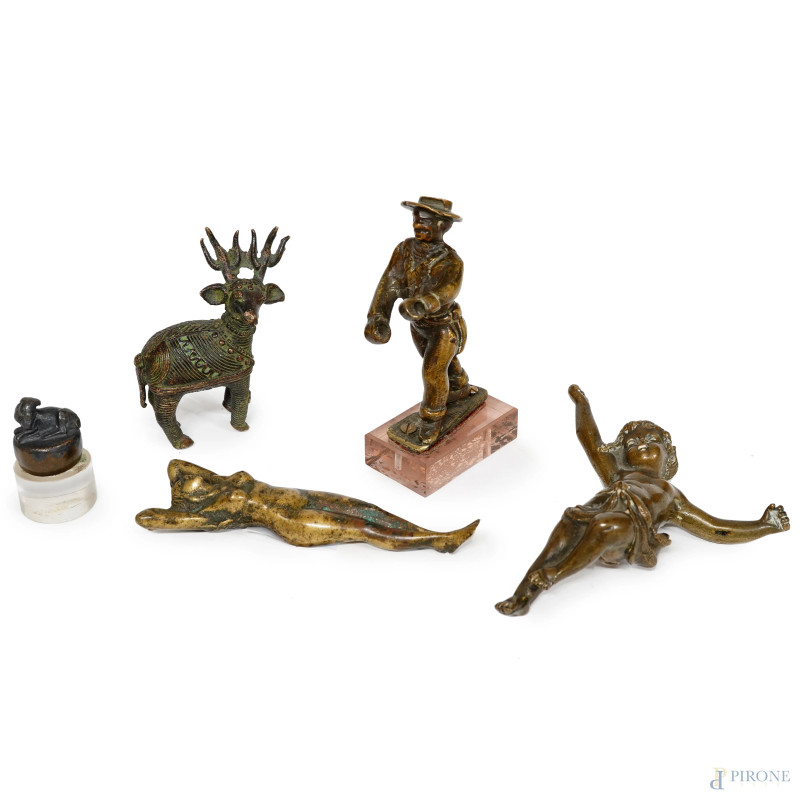 Lotto composto da 5 sculture orientali in bronzo, XX secolo, misure massime cm 12,5 (difetti)  - Asta ASTA A TEMPO | VARIÆ - Aste Pirone