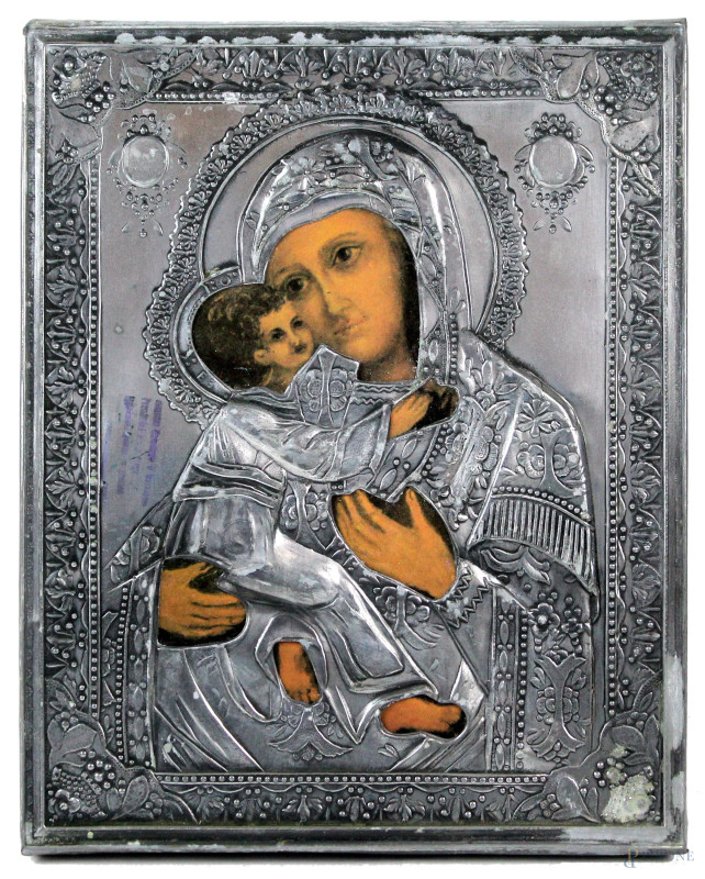 Icona raffigurante Madonna con Bambino con riza in metallo argentato, cm 23x18,5x2, XX secolo, (difetti).  - Asta PRIMA TORNATA D' ASTA A TEMPO DI FINE STAGIONE - Aste Pirone