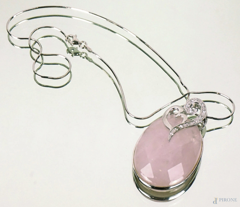 Collana in argento 925 con pendente quarzo rosa, montatura a forma di cuore, lunghezza collana cm 41  - Asta ASTA A TEMPO DI FINE STAGIONE - Aste Pirone