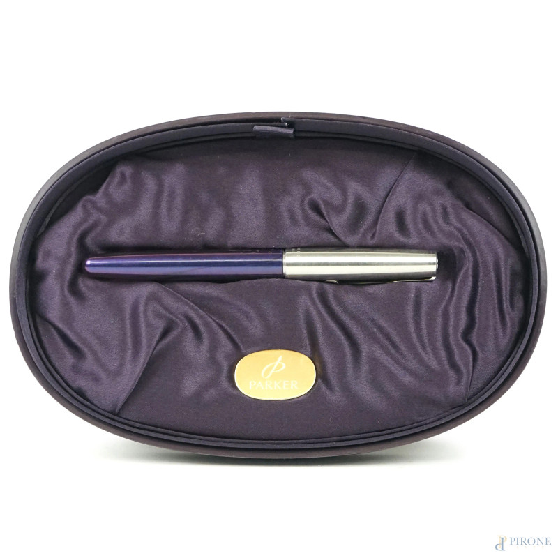 Parker frontier, penna stilografica in edizione limitata The Queen's Golden Jubilee, lunghezza cm 13,5, entro cofanetto originale, (segni del tempo).  - Asta ASTA DI ARTE MODERNA, CONTEMPORANEA E VINTAGE - Aste Pirone