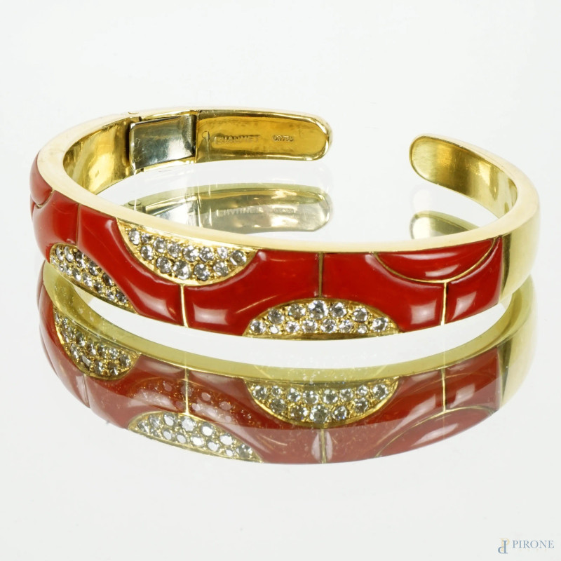 Chaumet, bracciale rigido in oro 18 KT con brillantini e corallo, peso gr.37,8  - Asta ASTA DI ANTIQUARIATO - Aste Pirone