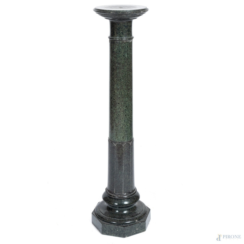Colonna in marmo in tre elementi, XX secolo, altezza cm 111, (segni di usura, scalfiture, mancanze, difetti)  - Asta ASTA A TEMPO | ELECTA - Aste Pirone