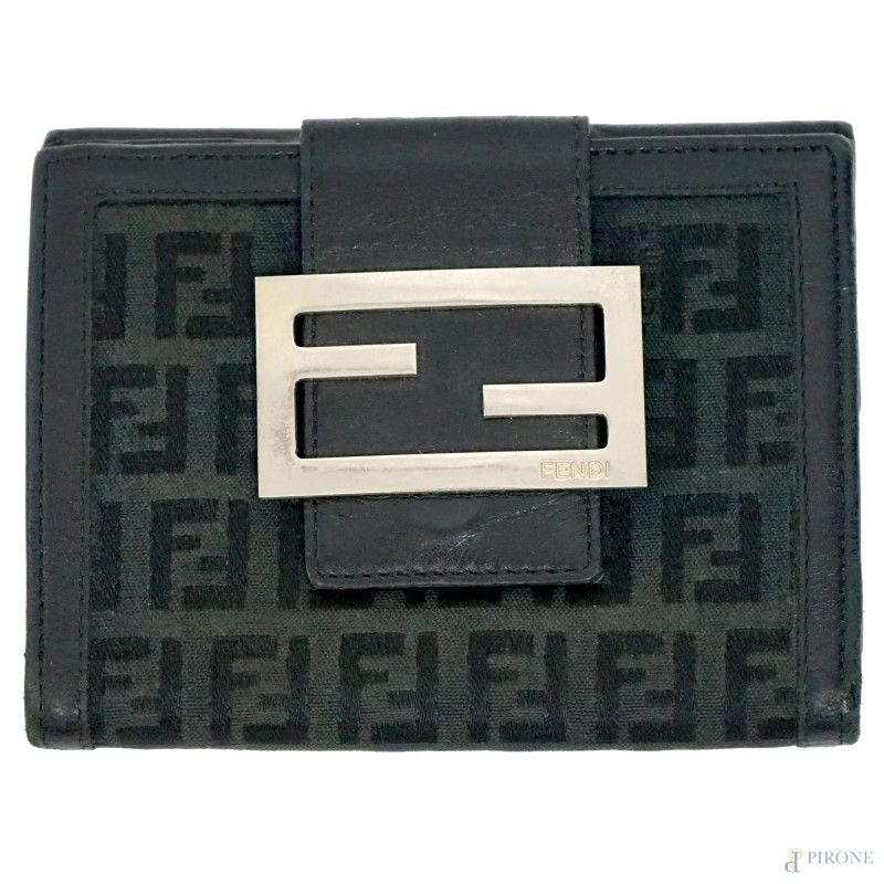 Fendi, portafoglio in tela nera con monogram ed inserti in pelle, cm 13x10, n. di serie 249797, (segni di utilizzo).  - Asta ASTA A TEMPO - DUE SESSIONI - Aste Pirone