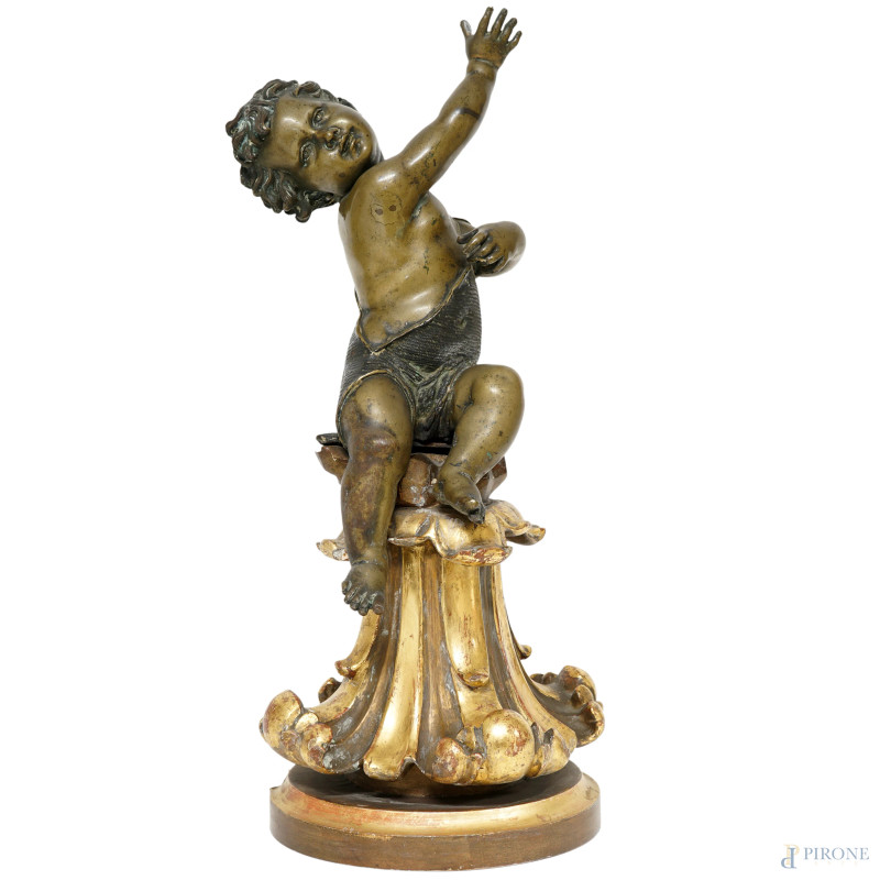 Putto in metallo dorato, base in legno dorato e scolpito, XX secolo, cm h 55, (difetti)  - Asta ASTA LIVE DI ANTIQUARIATO E ARTE MODERNA – DUE SESSIONI POMERIDIANE - Aste Pirone