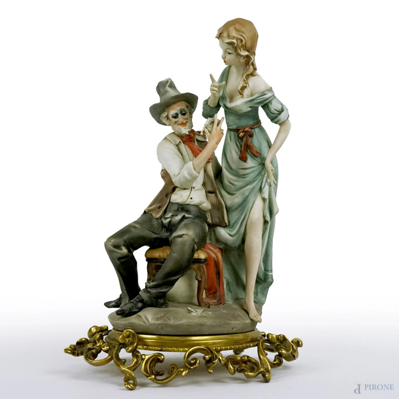 Gruppo in porcellana biscuit Capodimonte, cm h 28, base in bronzo dorato, firmata, XX secolo, (difetti).  - Asta II TORNATA DI ASTA DI ARTE MODERNA E ANTIQUARIATO - Aste Pirone