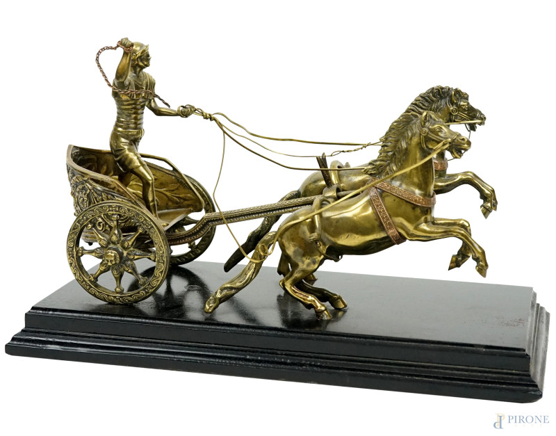 Biga, scultura in bronzo dorato, cm 17x31x11,5, XX secolo, base rettangolare in legno laccato  - Asta ASTA A TEMPO DI ANTIQUARIATO E ARTE MODERNA - Aste Pirone