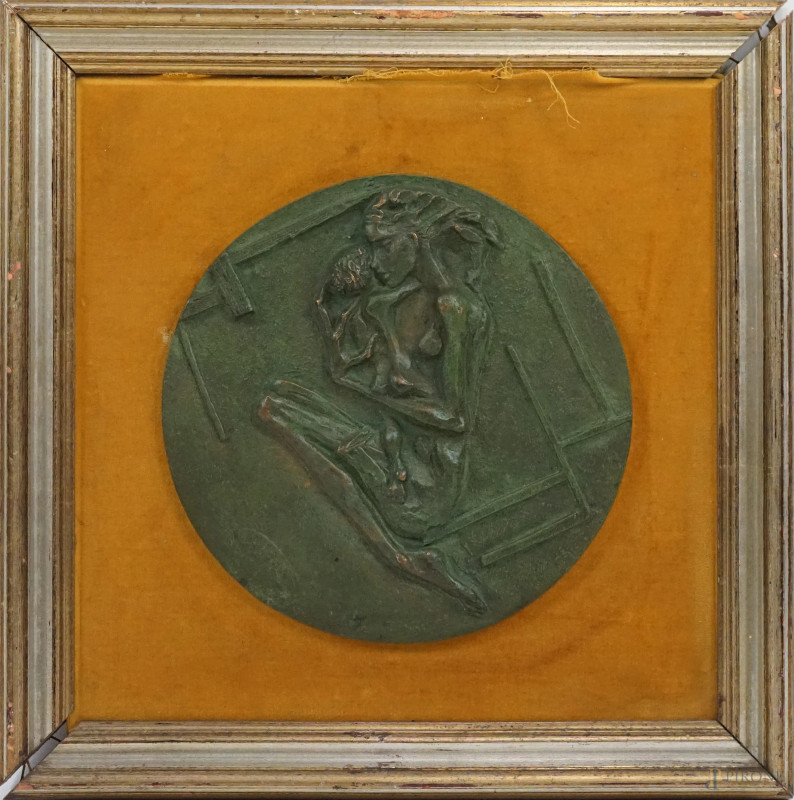 Nuccio Fontanella : Senza titolo, placca in bronzo , diametro cm 28, entro cornice.  - Asta ASTA A TEMPO DI ANTIQUARIATO E ARTE MODERNA – DUE SESSIONI - Aste Pirone