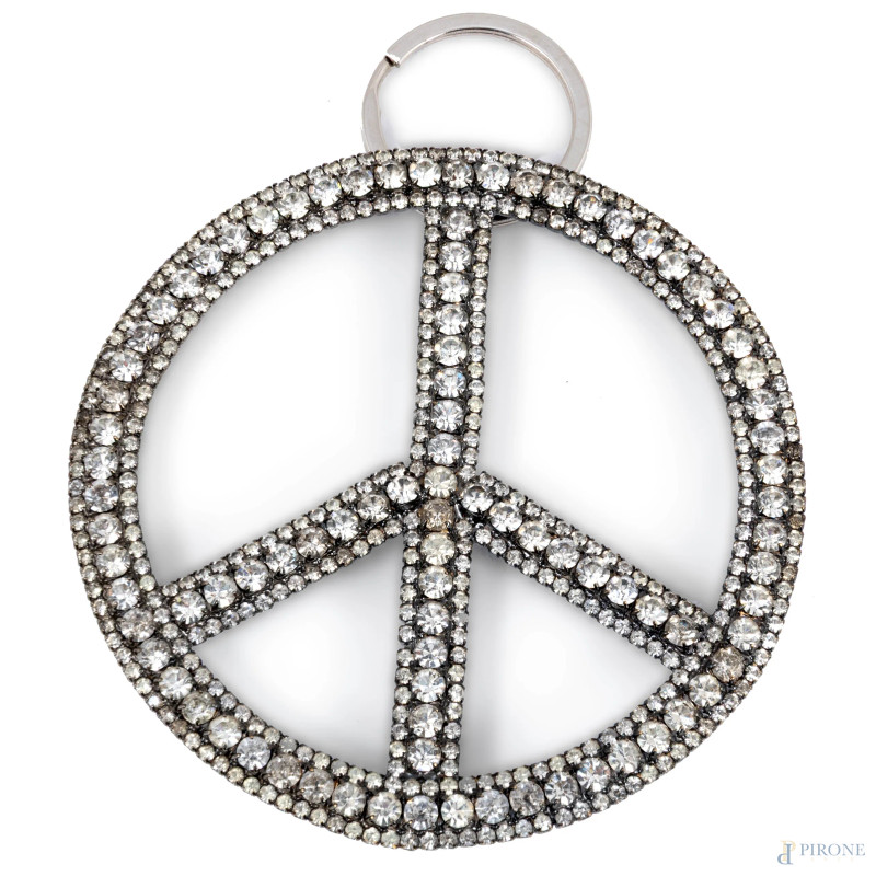 Portachiavi in metallo e zirconi a foggia di simbolo della pace, diametro cm 9, (segni di usura, difetti)  - Asta ASTA A TEMPO | VARIÆ - Aste Pirone