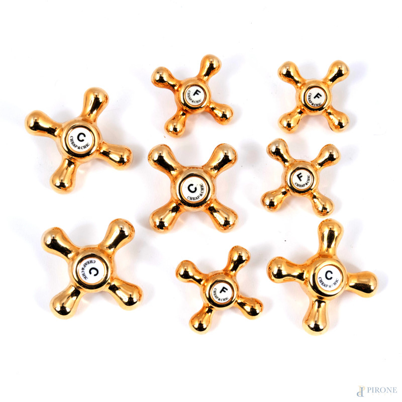 Lotto composto da 8 bottoni Moschino vintage, cm 5x5, (segni di usura)  - Asta ASTA A TEMPO | VARIÆ - Aste Pirone