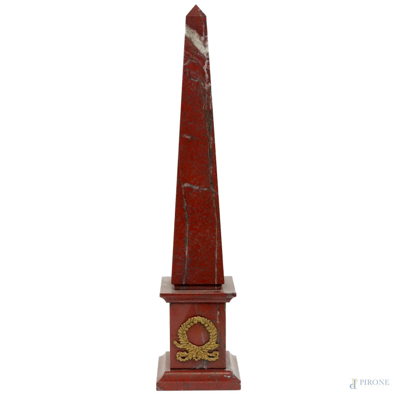 Obelisco in marmo rosso, XX secolo, cm h 43, (difetti)  - Asta ASTA A TEMPO DI ANTIQUARIATO E ARTE MODERNA – DUE SESSIONI - Aste Pirone