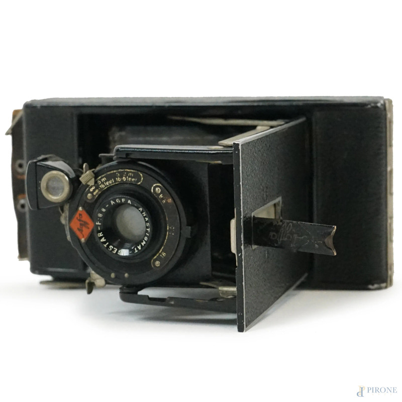 AGFA, macchina fotografica analogica a soffietto, cm 18x14x8,  (difetti).  - Asta ASTA DI ARTE MODERNA, CONTEMPORANEA E VINTAGE - Aste Pirone