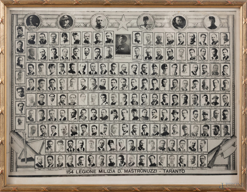 154° legione milizia D. Mastronuzzi Taranto, stampa fotografica, cm 49x69, entro cornice, (segni di usura, difetti)  - Asta  ASTA A TEMPO | VARIÆ - Aste Pirone