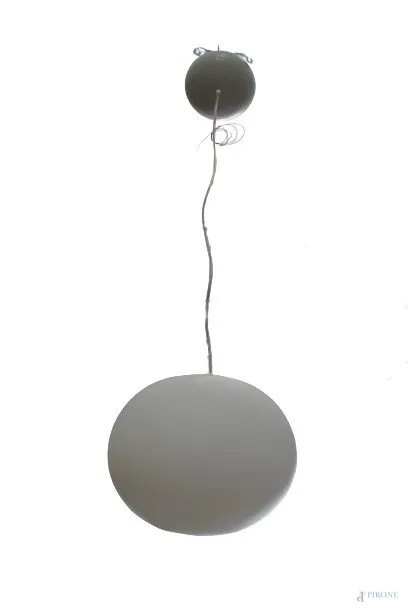 Flos, lampadario bianco a sospensione di forma globulare.  - Asta ASTA DI ARTE MODERNA E ANTIQUARIATO - Aste Pirone