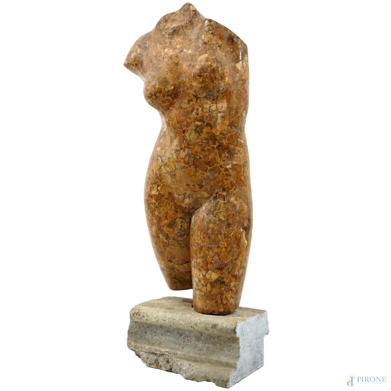 Torso femminile, scultura in marmo breccia, cm h 64, poggiante su base in marmo bianco, XX secolo.  - Asta ASTA A TEMPO DI ANTIQUARIATO E ARTE MODERNA - Aste Pirone