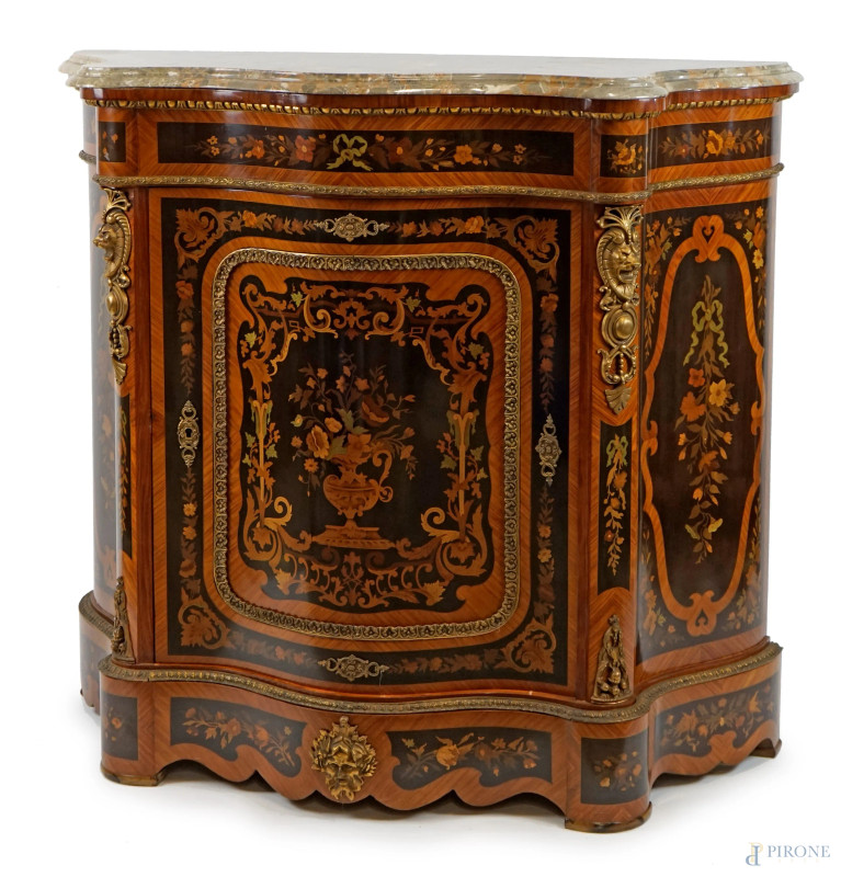 Credenza stile Napoleone III, intarsiata in varie essenze, piano sagomato in marmo, applicazioni in bronzo dorato, cm h 111x118x45  - Asta ASTA DI ANTIQUARIATO E ARTE MODERNA - Aste Pirone