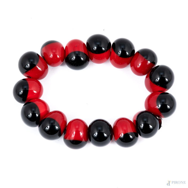 Bracciale elastico i materiale sintetico nei toni del rosso e del nero, XX secolo, lunghezza cm 17  - Asta ASTA A TEMPO | VARIÆ - Aste Pirone