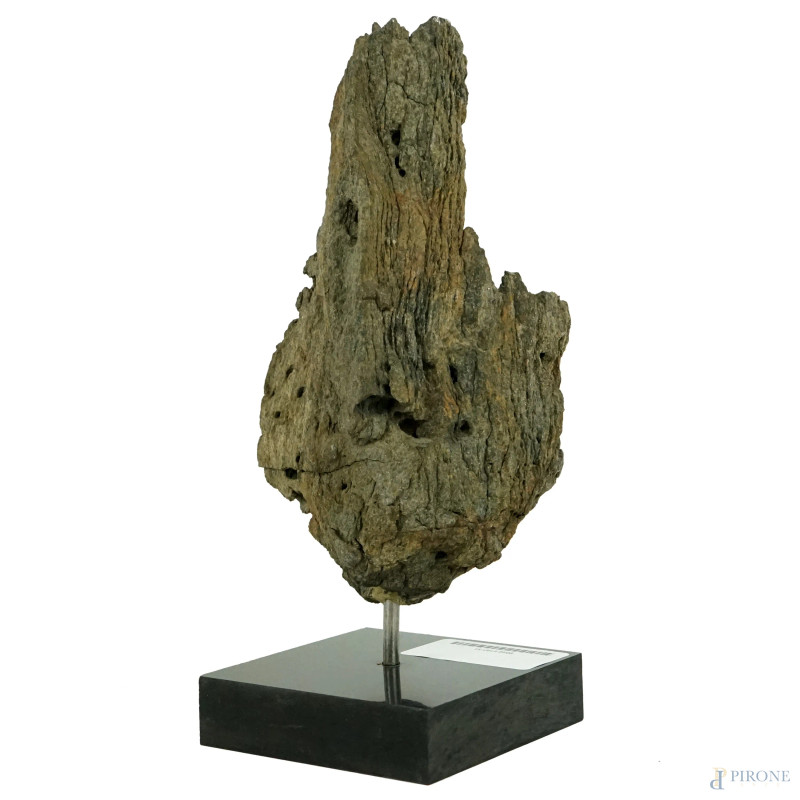 Arte povera, scultura minerale, cm h 24, base in legno  - Asta I TORNATA DI ASTA A TEMPO DI ARTE MODERNA E ANTIQUARIATO - Aste Pirone