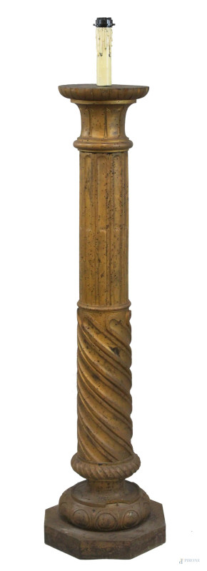 Colonna in legno intagliato e dorato montata a lampada, fine XIX-inizi XX secolo, cm h 146, (segni del tempo)  - Asta ASTA A TEMPO - DUE SESSIONI - Aste Pirone