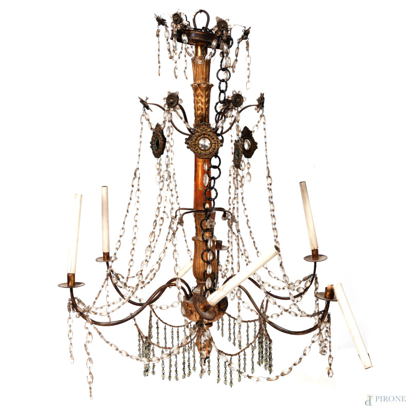 Lampadario  a sei luci con struttura in legno dorato e metallo, XX secolo, cm 104x87 ca., (Segni di usura, difetti)  - Asta ASTA A TEMPO | VARIÆ	 - Aste Pirone